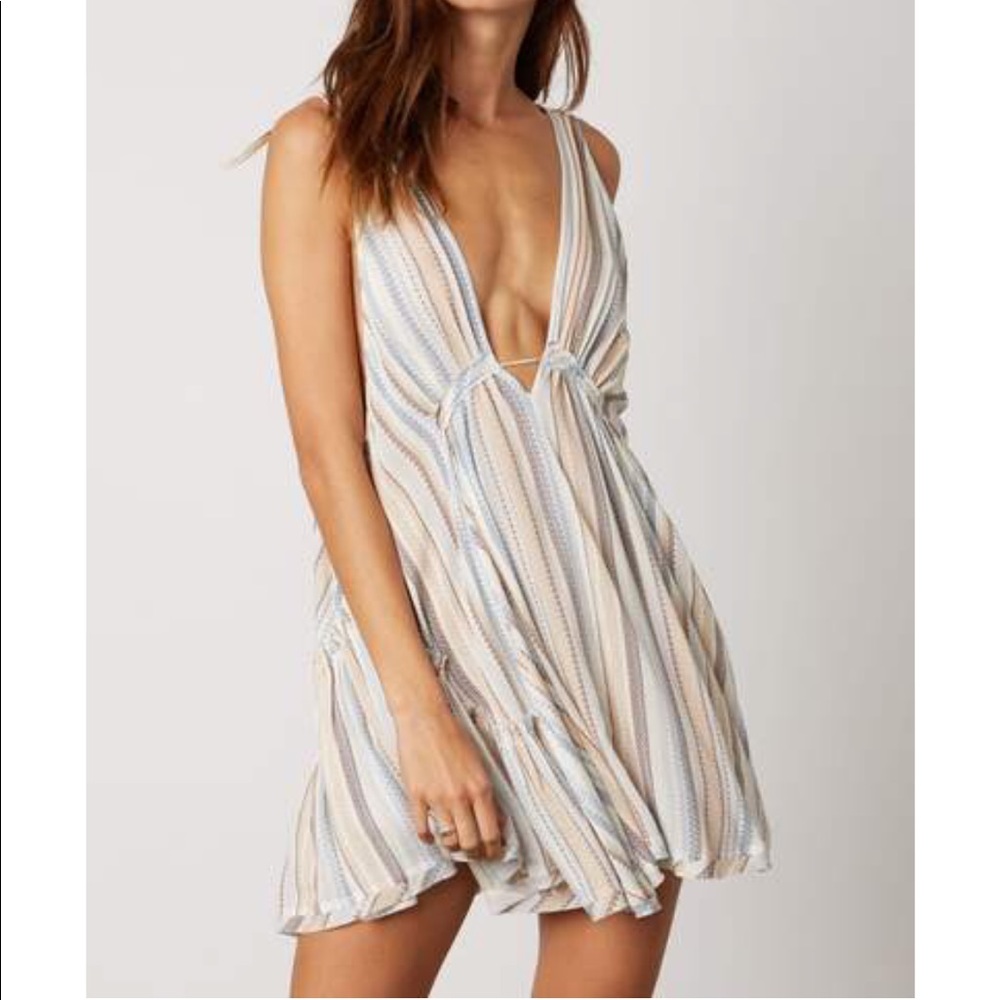 Beautiful summer dress (low cut)